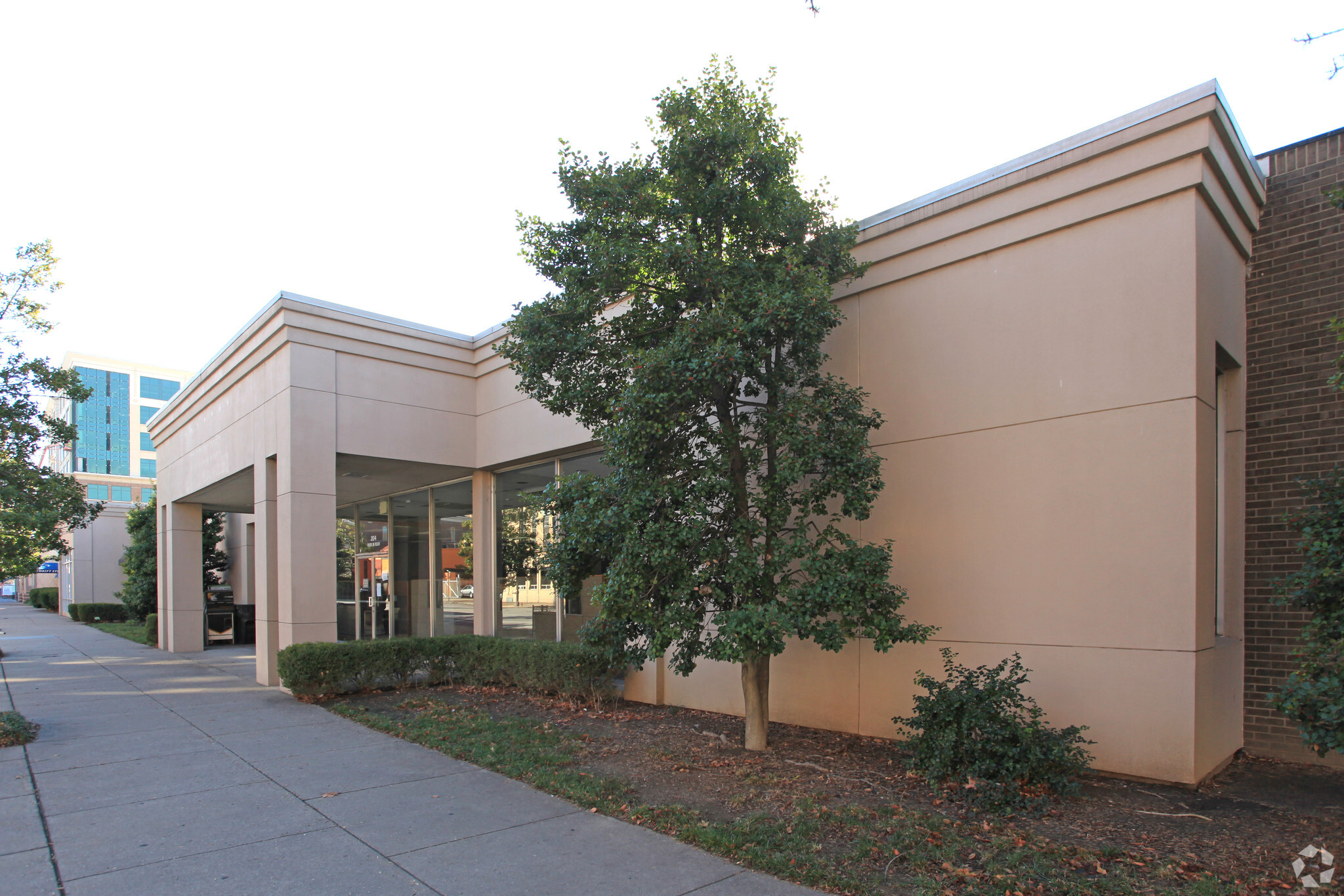 204 E Market St, Louisville, KY for lease Primary Photo- Image 1 of 7