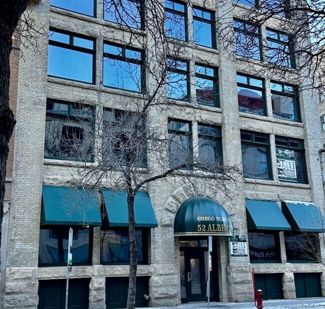 Plus de détails pour 52 Albert St, Winnipeg, MB - Commerce de détail à louer