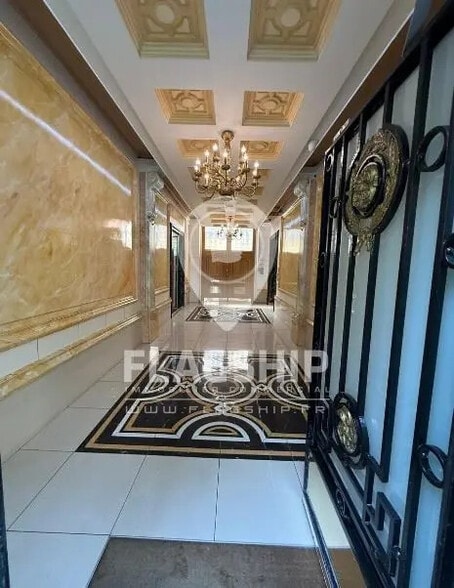 Retail in Paris for lease - Building Photo - Image 1 of 10