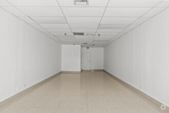 11575 US Route 1, Palm Beach Gardens, FL for lease Interior Photo- Image 2 of 3