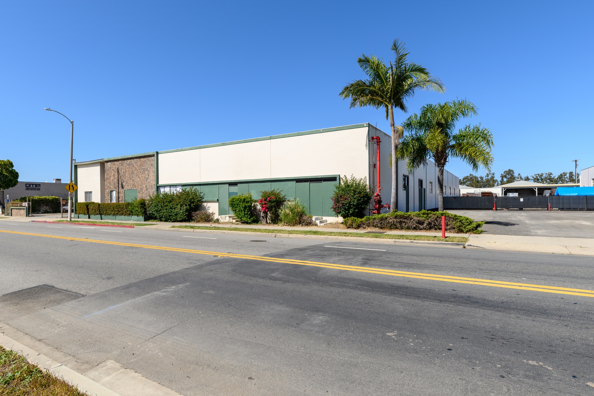 2221 Statham Blvd, Oxnard, CA for sale Primary Photo- Image 1 of 10