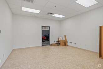 534 Mercantile Pl, Port Saint Lucie, FL for lease Interior Photo- Image 2 of 3