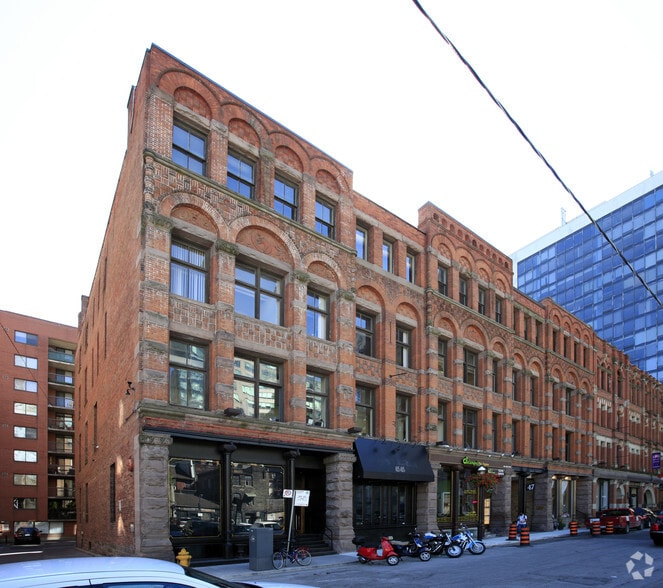 45-55 Colborne St, Toronto, ON à louer - Photo du bâtiment - Image 1 de 3