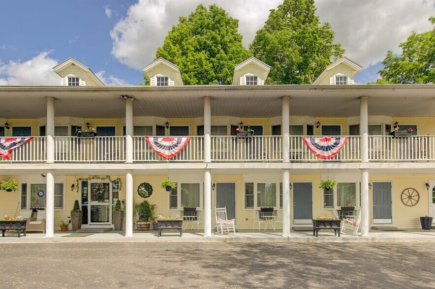 17 Wilder St, Conway, NH à vendre - Photo du bâtiment - Image 3 de 26