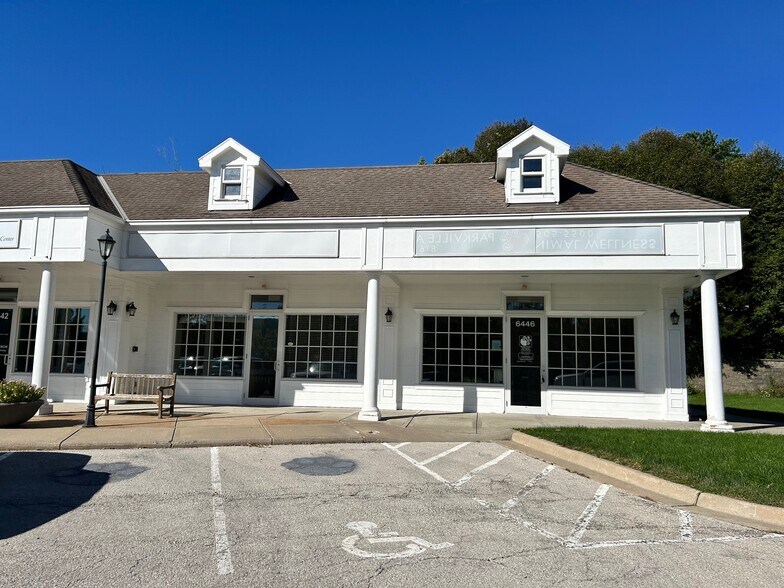 6438-6446 NW Crooked Rd, Parkville, MO à louer - Photo du bâtiment - Image 2 de 17