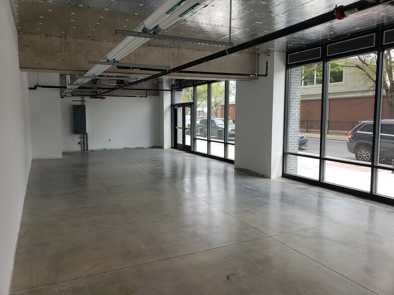 115 N Queen St, Durham, NC à louer - Photo du bâtiment - Image 2 de 7