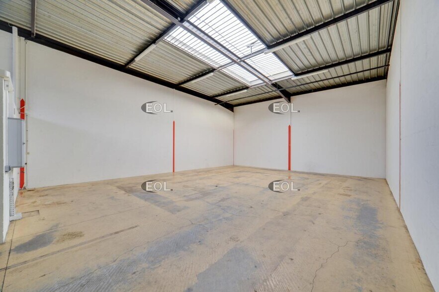 Flex in SAINT-OUEN-L'AUMONE for lease - Building Photo - Image 3 of 7