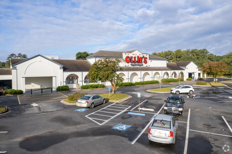 2551 E Pinetree Blvd, Thomasville, GA à louer - Photo du bâtiment - Image 2 de 14