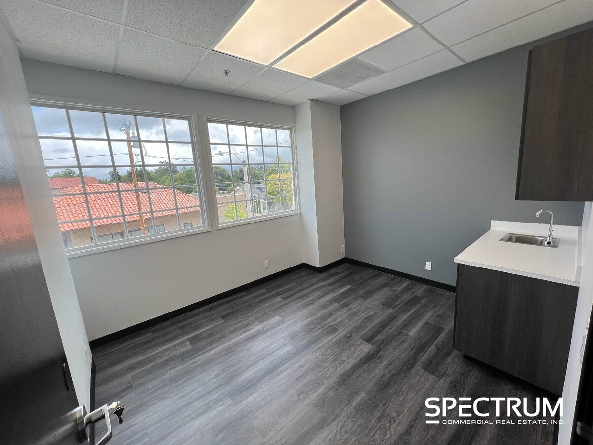 23206 Lyons Ave, Santa Clarita, CA 91321 - Unit 201 - - Interior Photo - Image 1 of 5