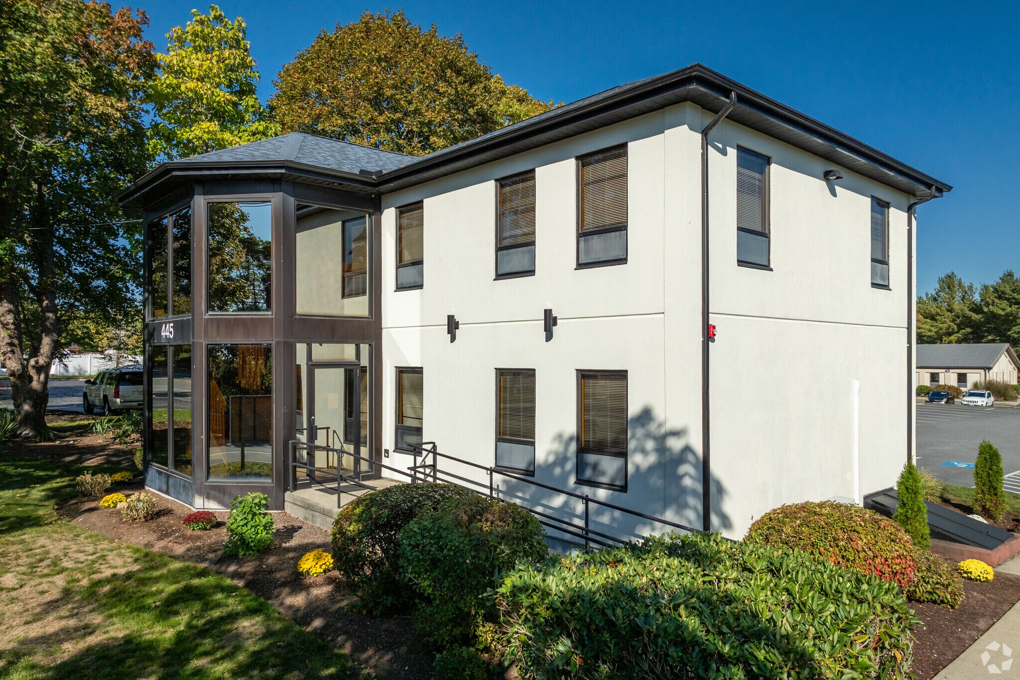 445 Faunce Corner Rd, North Dartmouth, MA for sale Primary Photo- Image 1 of 6