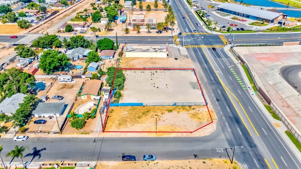 25381 5th Street St, San Bernardino, CA à vendre - Photo du bâtiment - Image 3 de 4