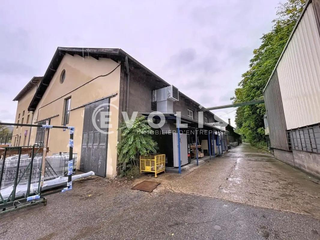 Industriel dans Neuville-sur-Saône à louer Photo du bâtiment- Image 1 de 10