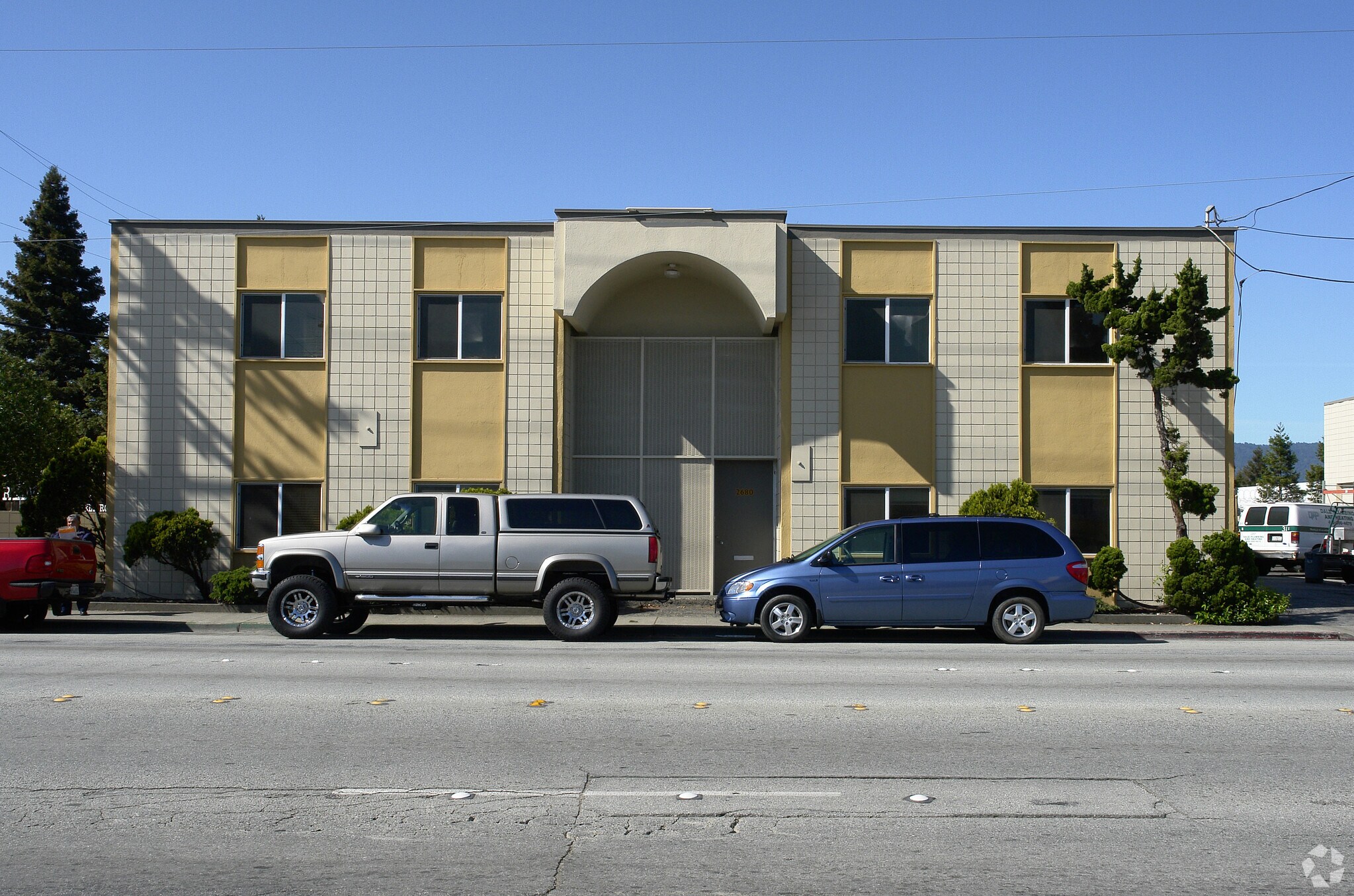 2680 Middlefield Rd, Redwood City, CA for lease Primary Photo- Image 1 of 4
