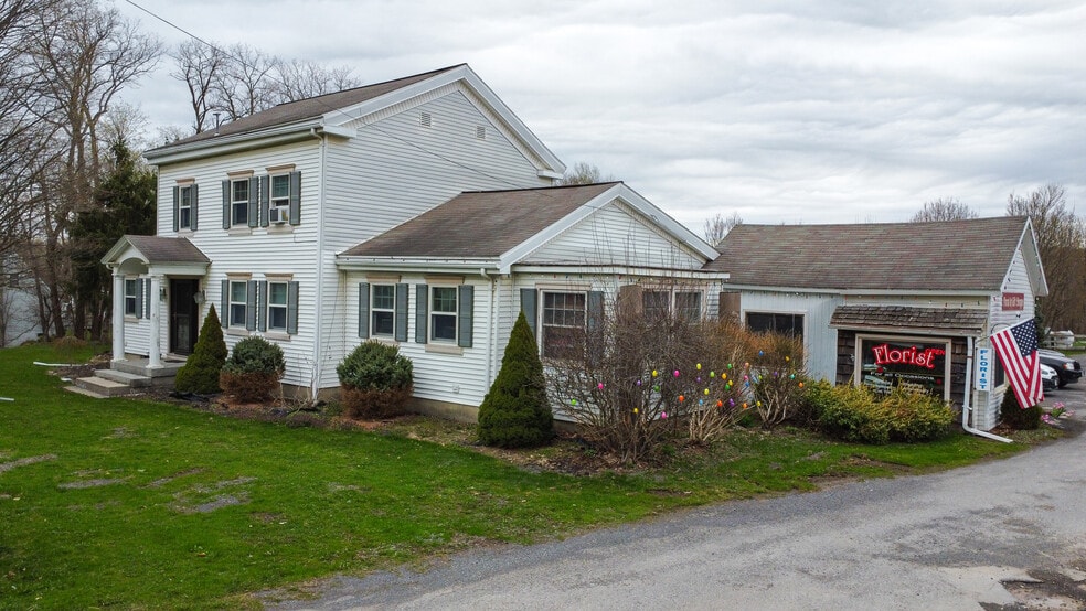 2774 Oneida St, Sauquoit, NY à vendre - Photo du bâtiment - Image 2 de 46