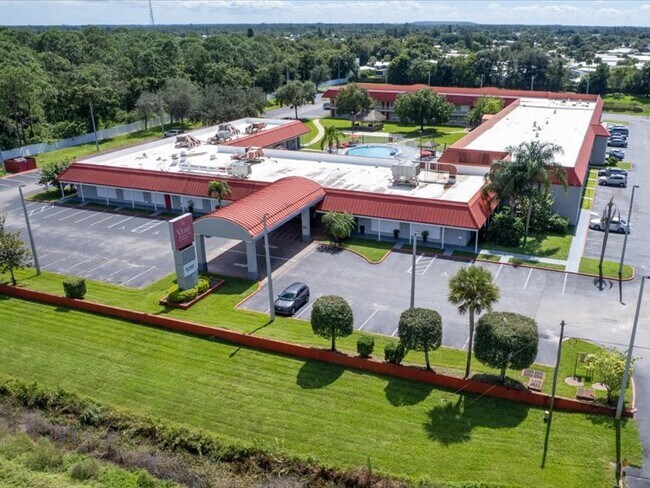 More details for 8797 20th St, Vero Beach, FL - Hospitality for Sale
