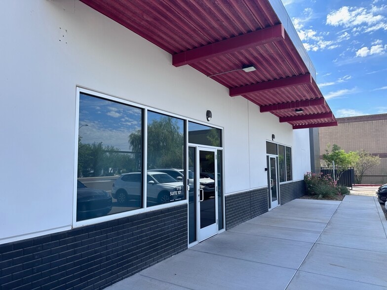 1715 N Rosemont, Mesa, AZ à louer - Photo du bâtiment - Image 3 de 25