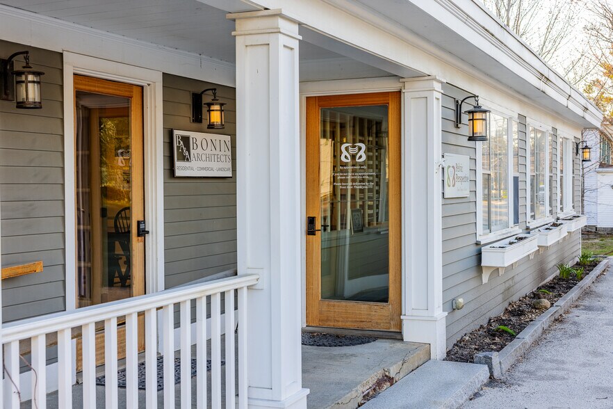 210 Main St, New London, NH à vendre - Photo du bâtiment - Image 3 de 26