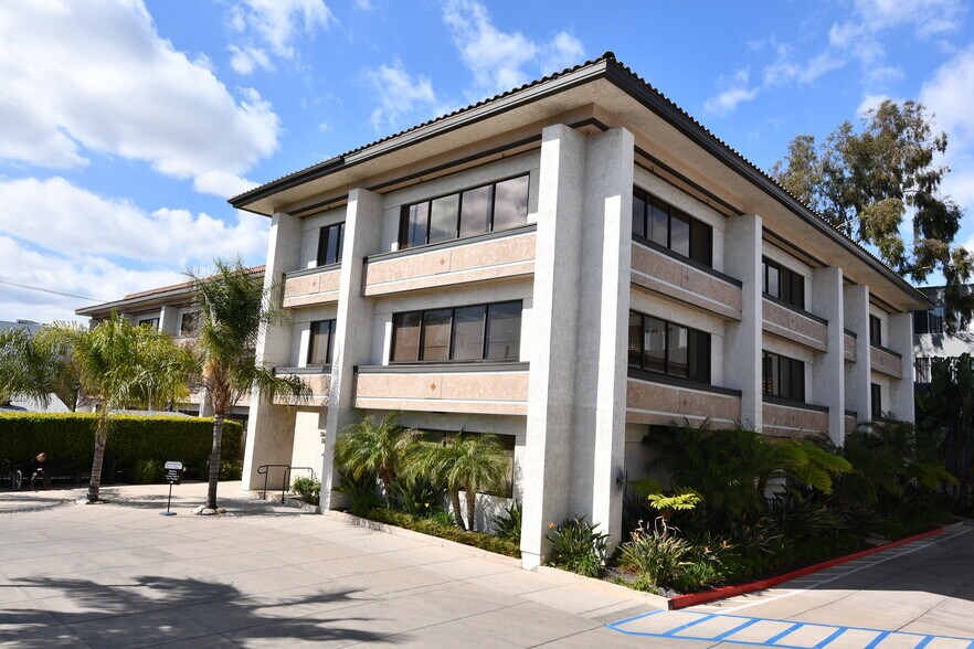 4910 Van Nuys Blvd, Sherman Oaks, CA à louer - Photo du bâtiment - Image 3 de 9