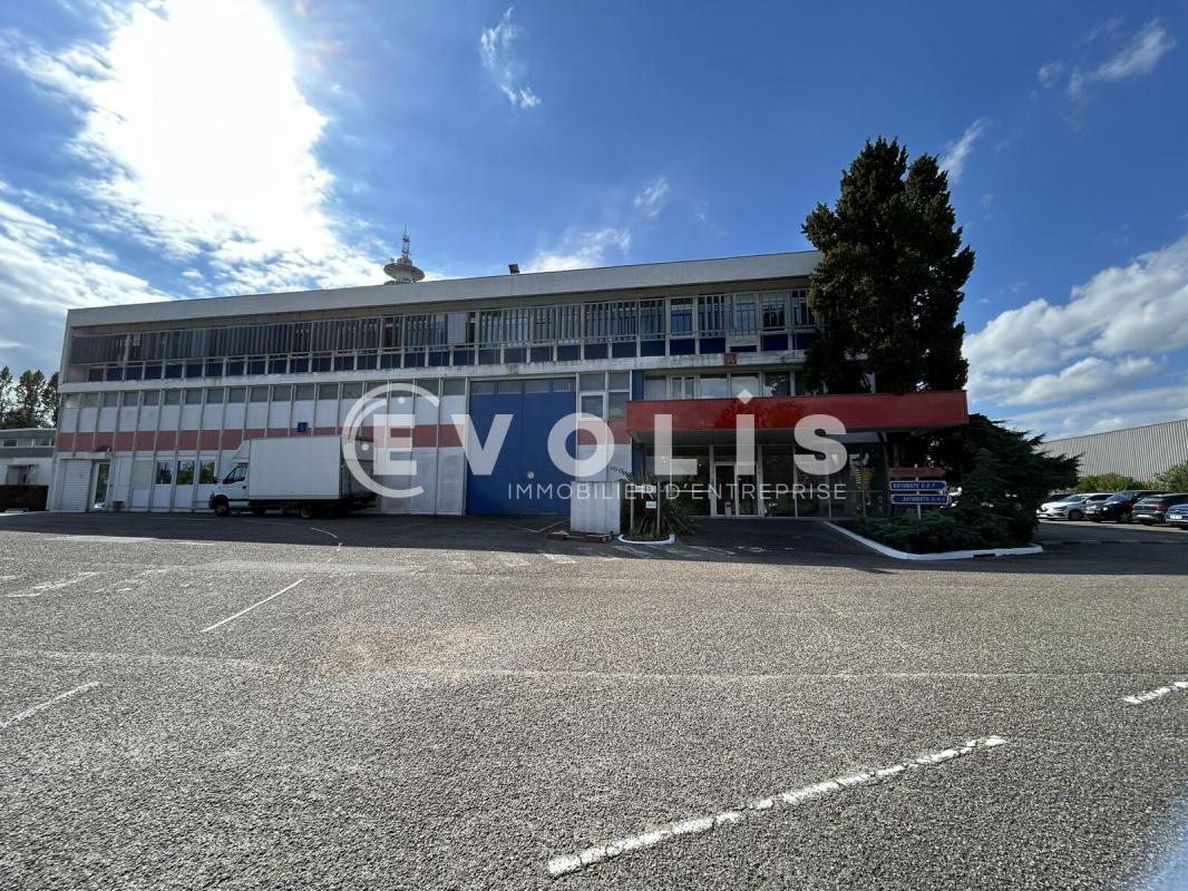 Office in Artigues-près-Bordeaux for lease Building Photo- Image 1 of 18