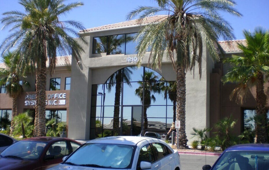 1210 S Valley View Blvd, Las Vegas, NV à louer - Photo du bâtiment - Image 2 de 4