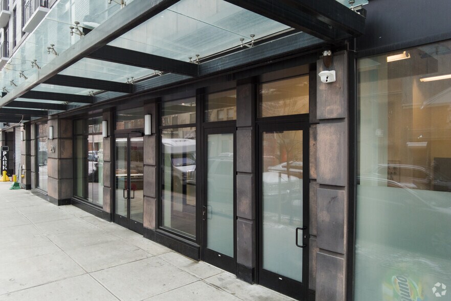 2211 3rd Ave, New York, NY à louer - Photo du bâtiment - Image 3 de 3