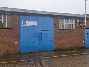 Mount Rd, Burntwood à louer Photo du bâtiment- Image 1 de 2