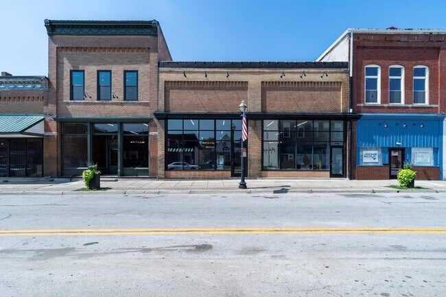 Plus de détails pour 3-9 S Main St, Jeffersonville, OH - Bureau, Bureau/Commerce de détail à louer