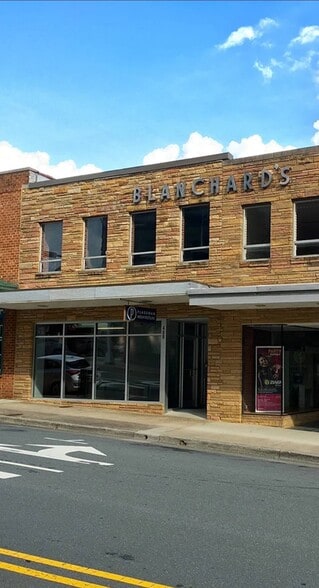 408 S Spring St, Burlington, NC for lease - Building Photo - Image 2 of 9