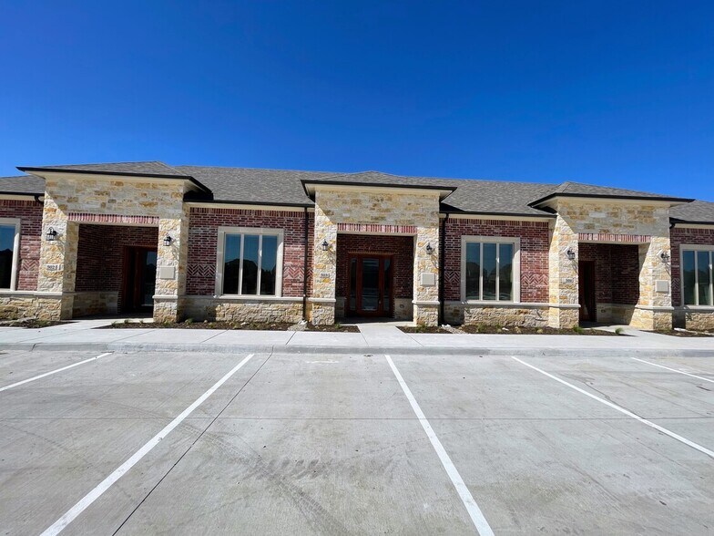 400 Stonebrook Pky, Frisco, TX à louer - Photo du bâtiment - Image 3 de 17