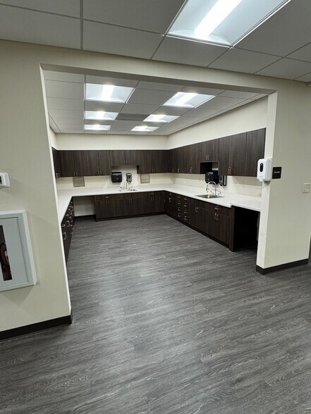 2571 Forest Dr, Columbia, SC à louer - Photo intérieure - Image 3 de 9