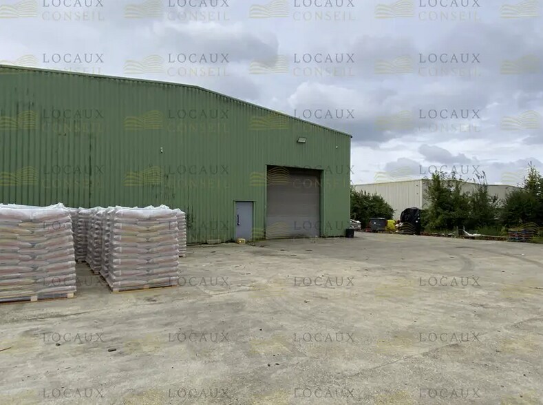Industrial in Magny-en-Vexin for lease - Building Photo - Image 2 of 4