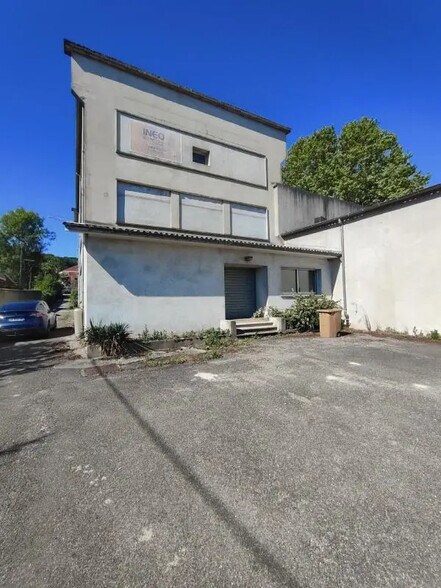 Flex dans Bourgoin-Jallieu à louer - Photo du bâtiment - Image 2 de 9