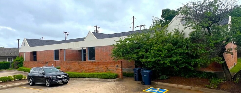 4808 N Classen Blvd, Oklahoma City, OK à vendre - Photo du bâtiment - Image 3 de 9