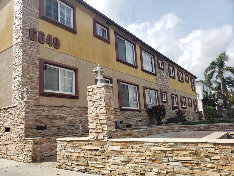 6649 Sepulveda Blvd, Van Nuys, CA à vendre - Photo du bâtiment - Image 3 de 11