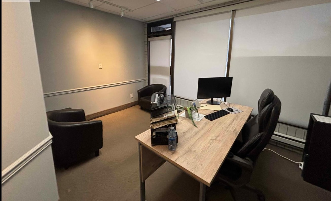 1455 Ellis St, Kelowna, BC for lease Interior Photo- Image 1 of 5