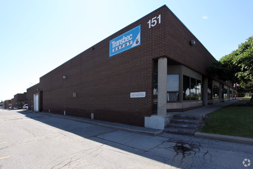 151 Carlingview Dr, Toronto, ON for lease - Building Photo - Image 3 of 6