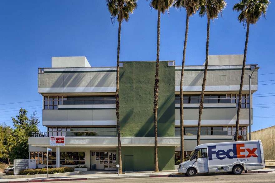 5620 Wilbur Ave, Tarzana, CA for lease - Building Photo - Image 2 of 6