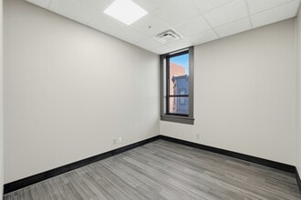 1 W Mountain St, Fayetteville, AR à louer Photo intérieure- Image 1 de 1