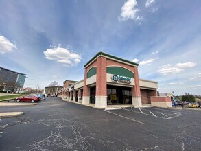 8002-8022 Hosbrook Rd, Cincinnati, OH for lease Building Photo- Image 1 of 2