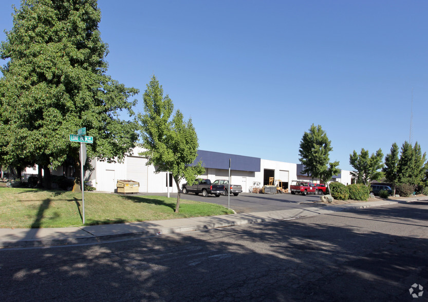 1101-1141 Kansas Ave, Modesto, CA for sale - Primary Photo - Image 1 of 1