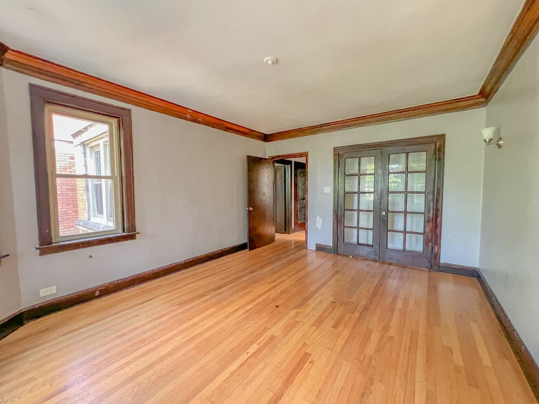 7957-7959 S Muskegon Ave, Chicago, IL for sale - Building Photo - Image 2 of 3