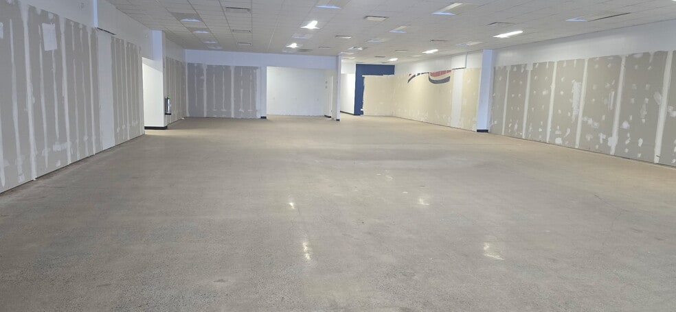 3910 Brewerton Rd, North Syracuse, NY for lease - Building Photo - Image 3 of 7