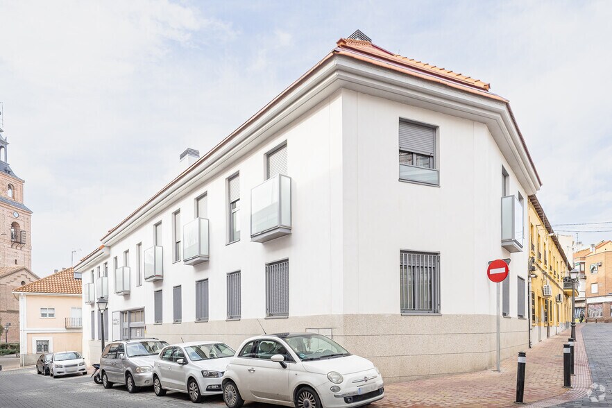 Immeuble residentiel dans Madrid, Madrid à vendre - Photo du bâtiment - Image 2 de 3