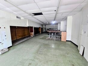5277 N Elston Ave, Chicago, IL for lease Interior Photo- Image 1 of 8