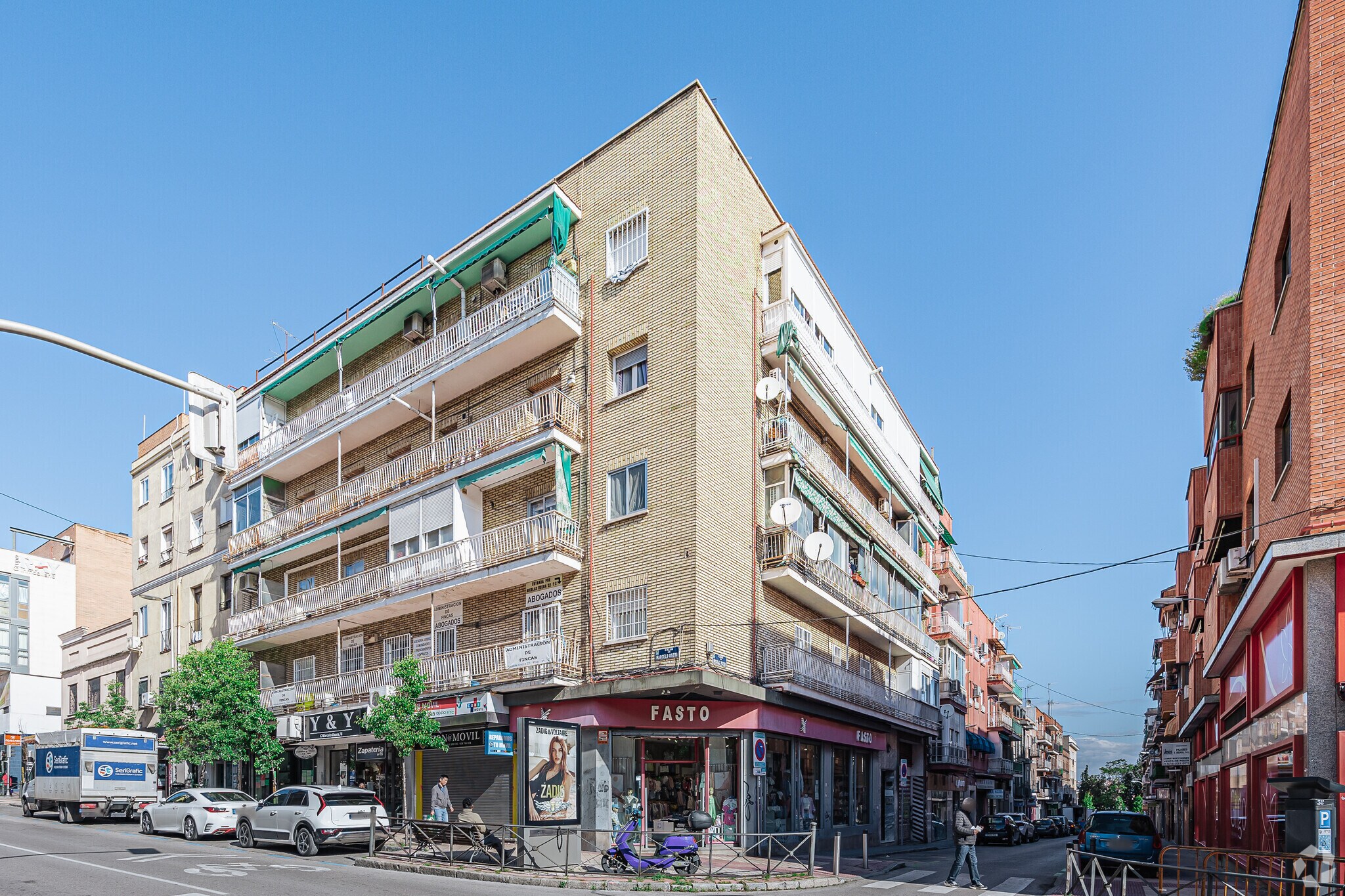 Multifamily in Madrid, Madrid for sale Primary Photo- Image 1 of 3