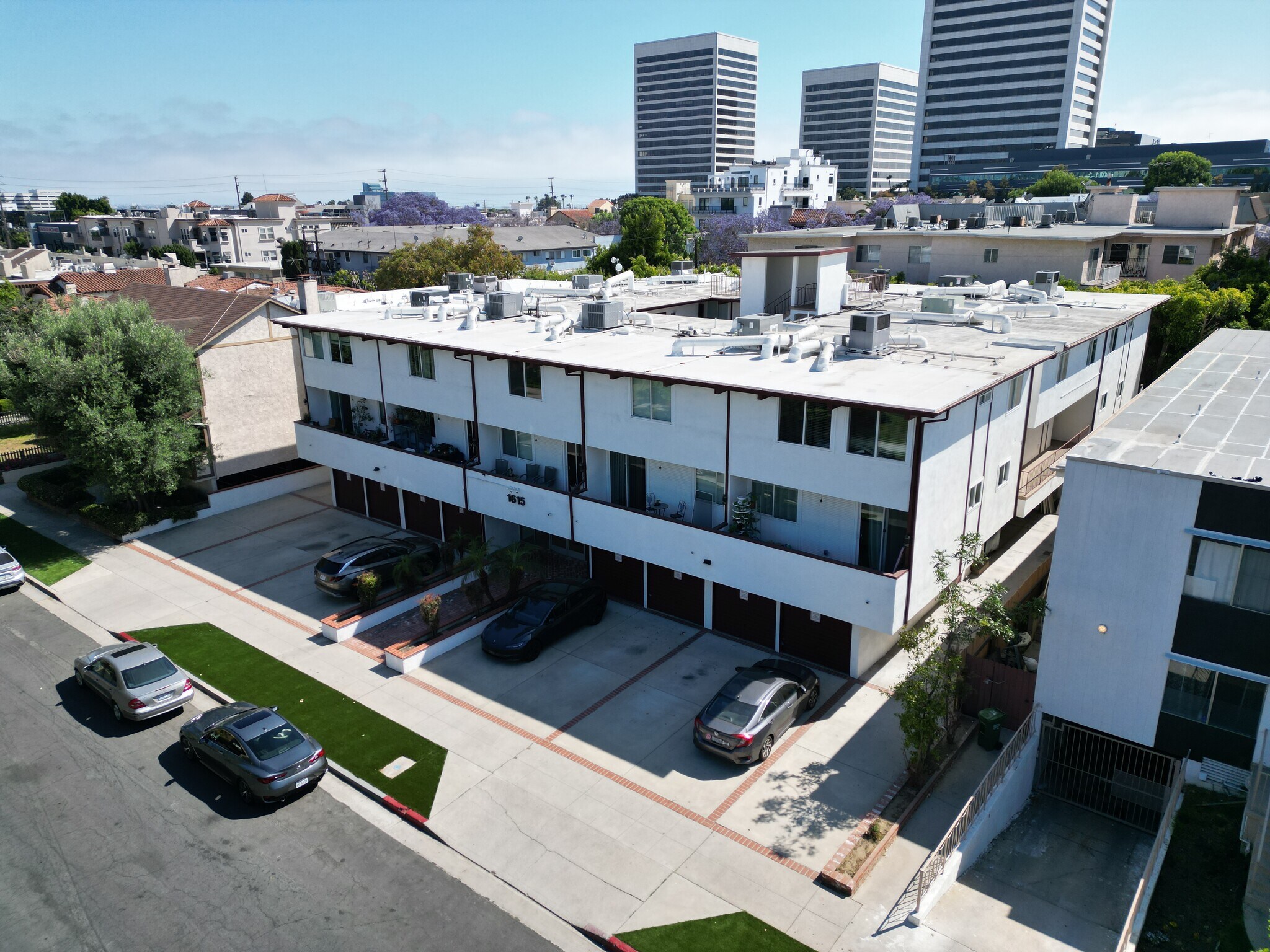 1615 Greenfield Ave, Los Angeles, CA à vendre Photo du bâtiment- Image 1 de 1