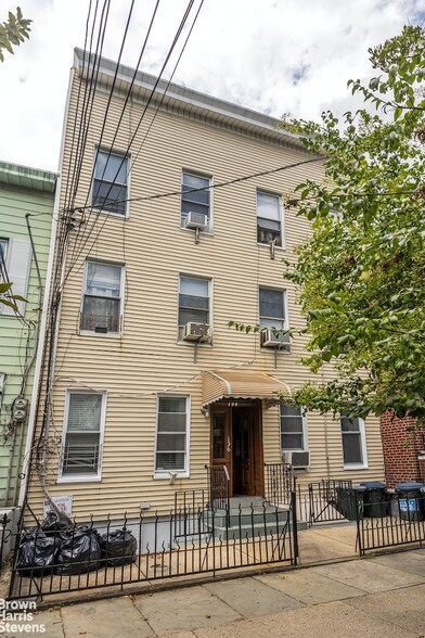 136 Highland Pl, Brooklyn, NY for sale - Building Photo - Image 1 of 8