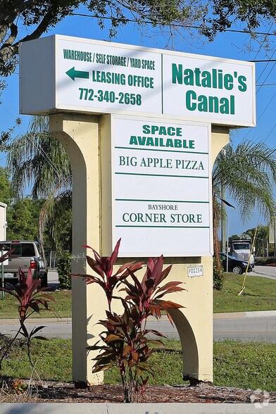 1300-1314 SW Bayshore Blvd, Port Saint Lucie, FL à louer - Photo du bâtiment - Image 3 de 4