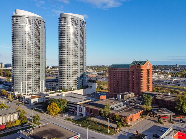 Plus de détails pour 2035 Kennedy Rd, Toronto, ON - Services hôteliers à vendre
