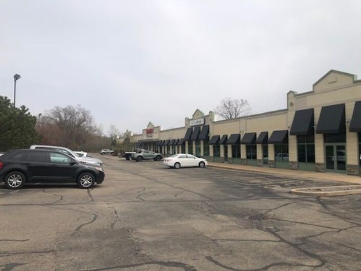 330 E Main St, Rockton, IL à louer - Photo du bâtiment - Image 3 de 12